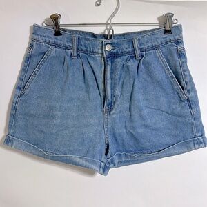 American Eagle pleated 90’s mom shorts cuffed high waist